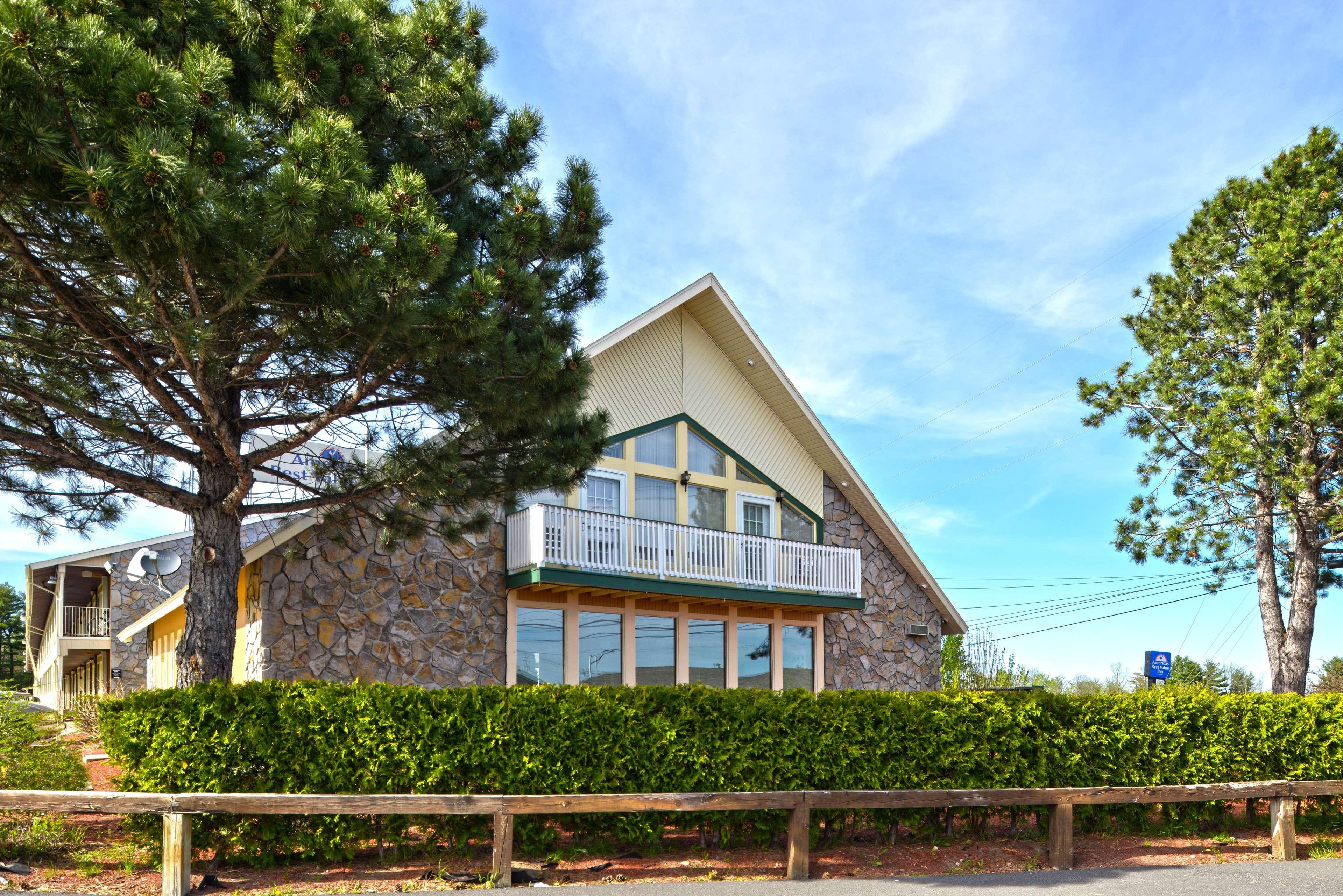 Americas Best Value Inn Plattsburgh Buitenkant foto